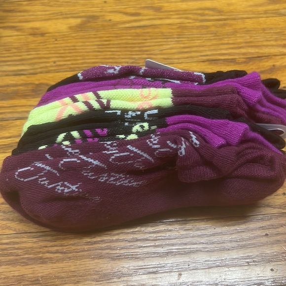 ❤️5/$25❤️2/$15❤️ JUSTICE SPORT | 6 pairs cushion no-show socks PURPLE/BLK - Picture 4 of 6